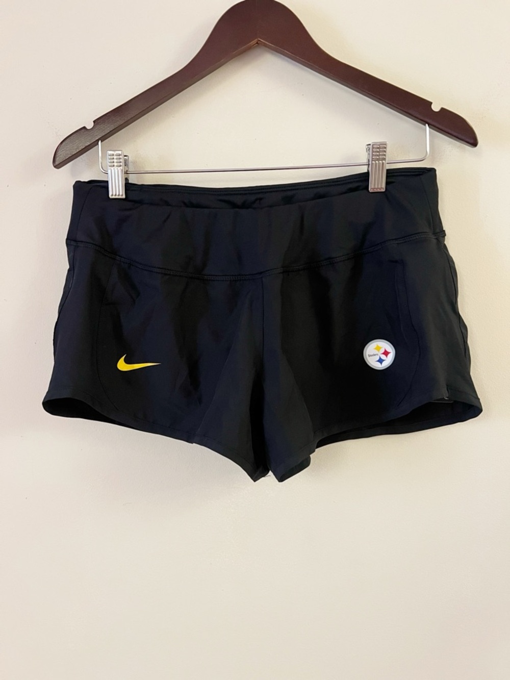 Nike NFL Team Apparel Black Steelers Shorts Size Medium NEW